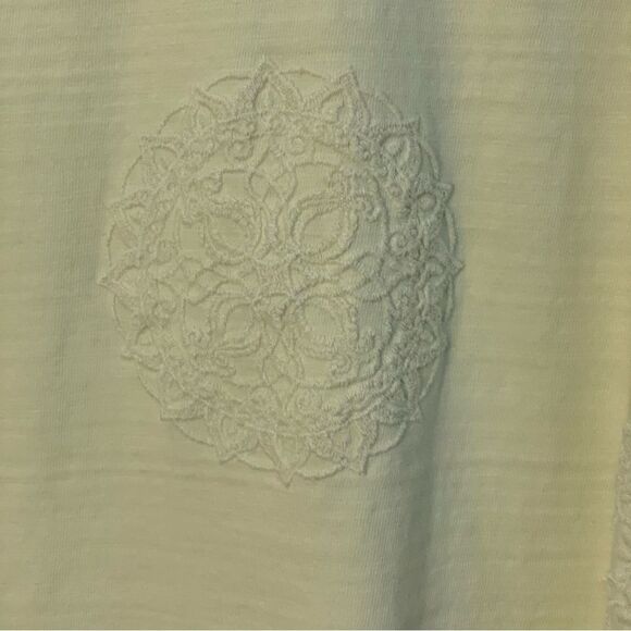 LOFT Top Women’s XL Lime Yellow Round Neck Elbow Sleeve Embroidered. - Picture 5 of 12